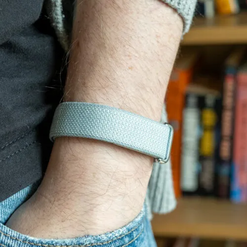 The Fitbit Air is great, but Google's AI is too nice to be your "coach"