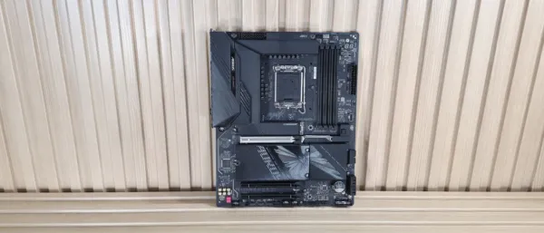 Gigabyte Z890 Aorus Elite Wifi7 Plus Motherboard Review: Cost-conscious refresh...