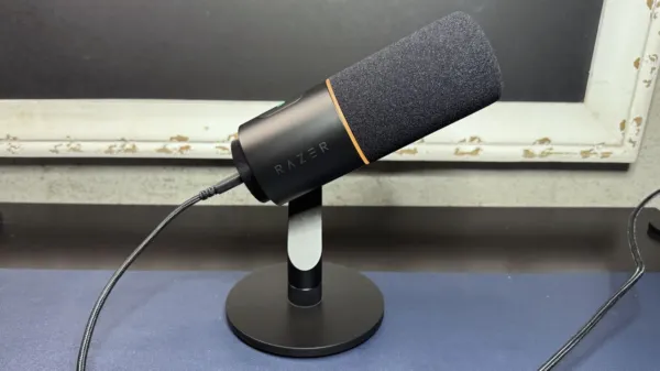 Razer Seiren V3 Pro Review: USB, XLR, and 32-bit float