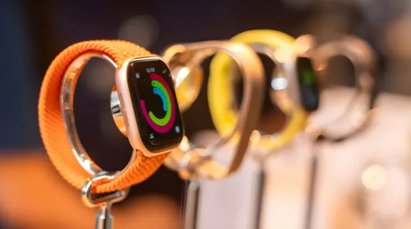 Apple’s watchOS 27 Lets Siri AI Brainstorm Workouts And Read Your Mail Mid-Call, While A New Pinch Gesture Makes Widget Selection A Breeze